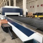 חותך לייזר סיב cnc 2kw, מכונת חיתוך לייזר וחריטה עם שולחן החלפה